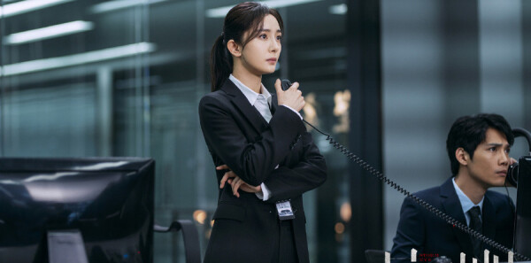 暴风眼第32集剧照